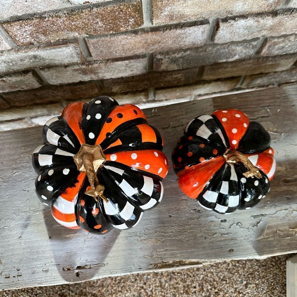 Hand Painted Pair of Pumpkins - Picture 4 of 6
